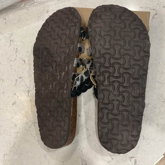 Muk Luks Sandals - Picture 6 of 7